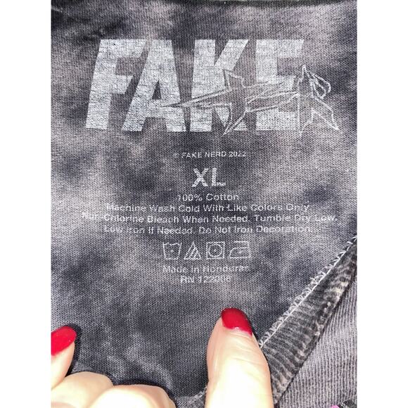 Hot Topic Fake Nerd T shirt Mens XL Large Ur Ded Anime Girl Tie Dye Gray Wash - Picture 4 of 5